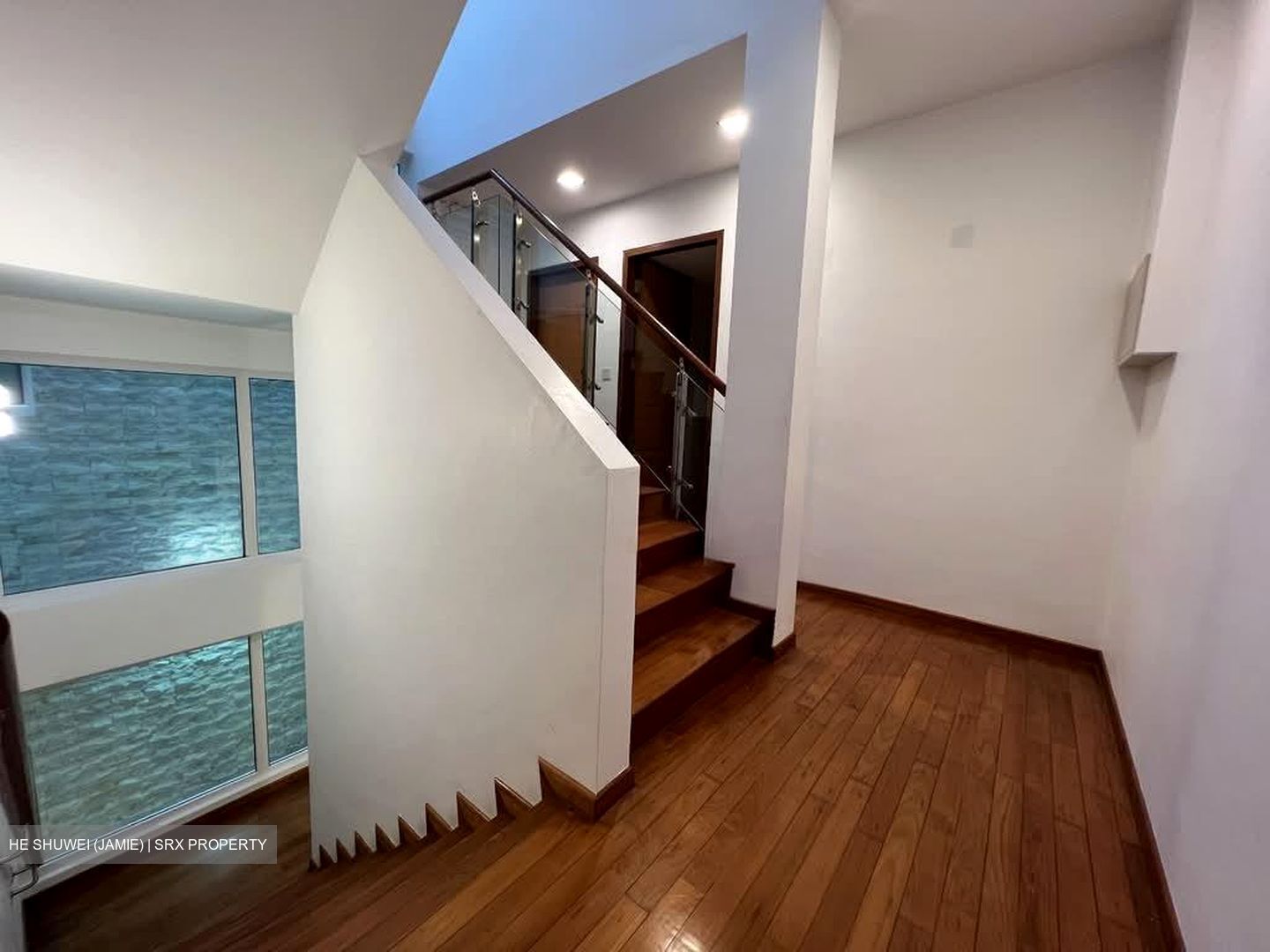 Grove Drive (D10), Terrace #546844541